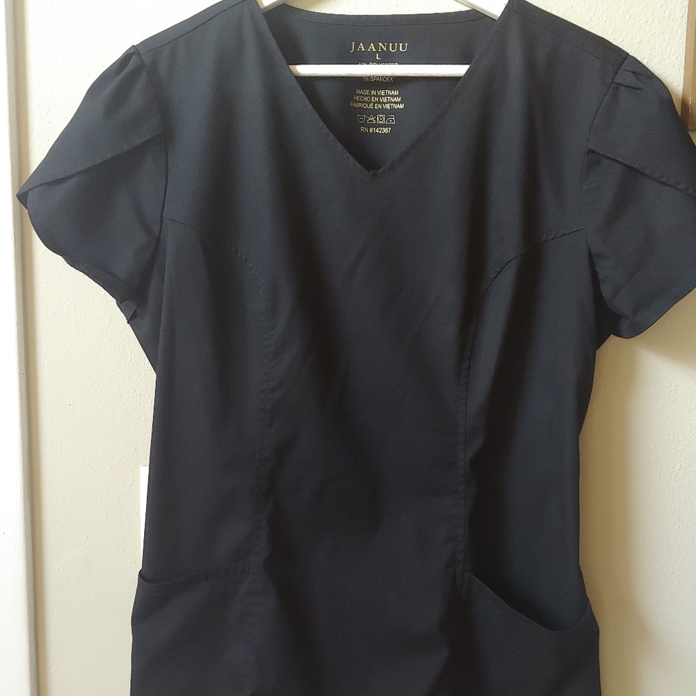 Januu Top